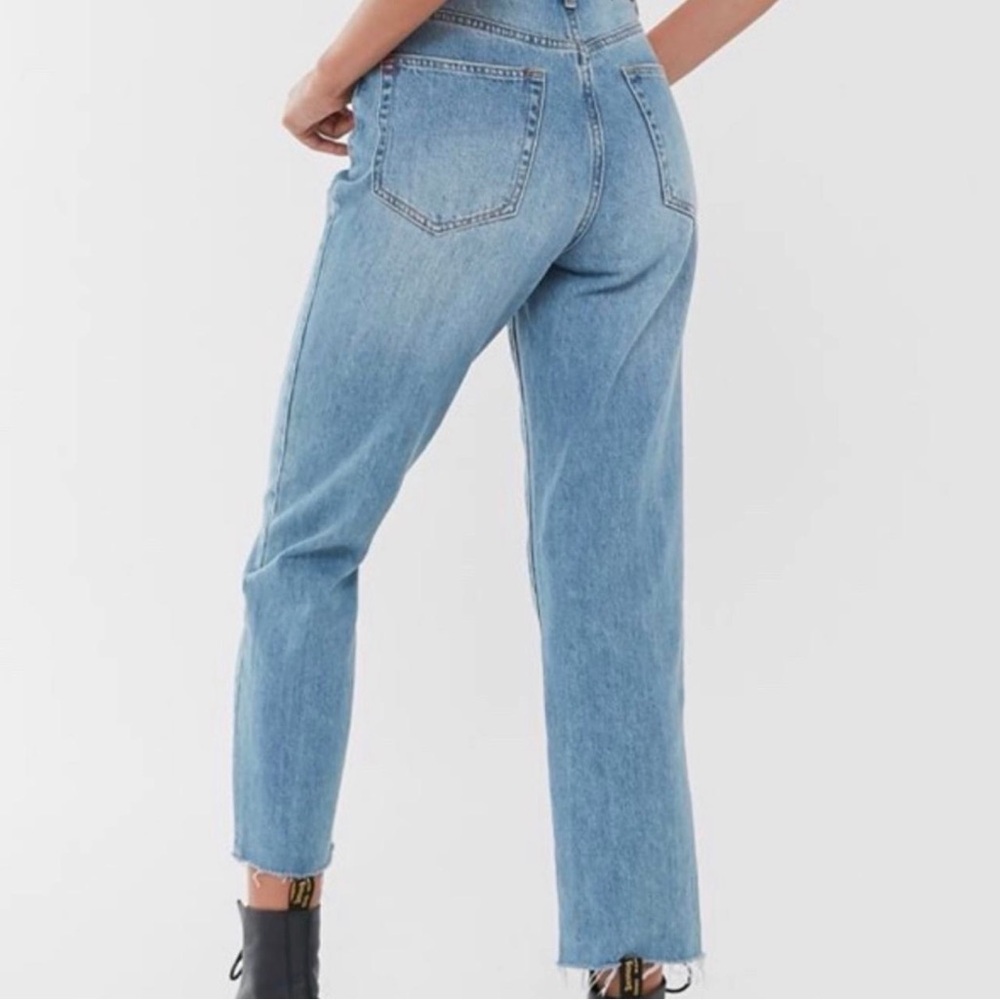 BDG 27 Slim Straight High Rise Cutoff Raw Hem Light Wash Button Fly Denim Jeans